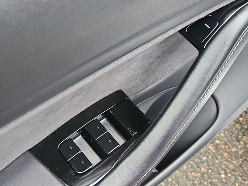 Used 2018 Tesla Model 3 Long Range image 10