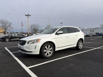 Used 2016 Volvo XC60 T6 w/ Climate Package