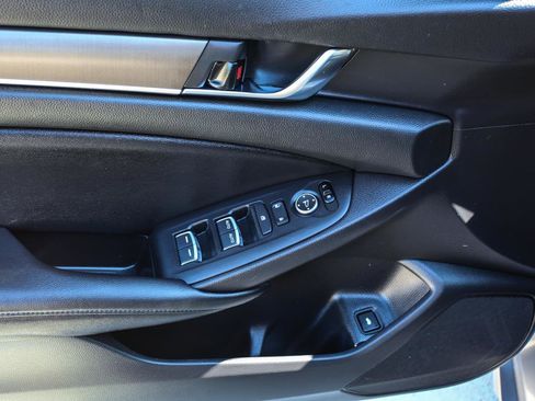 Used 2021 Honda Accord Hybrid image 32