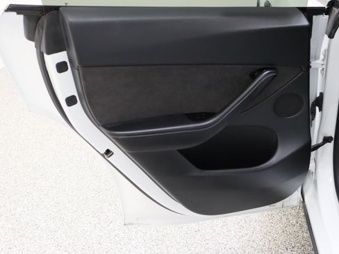 Used 2021 Tesla Model Y Performance image 24