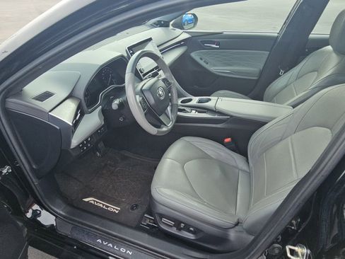 Used 2019 Toyota Avalon Limited w/ Advanced Safety Package image 24