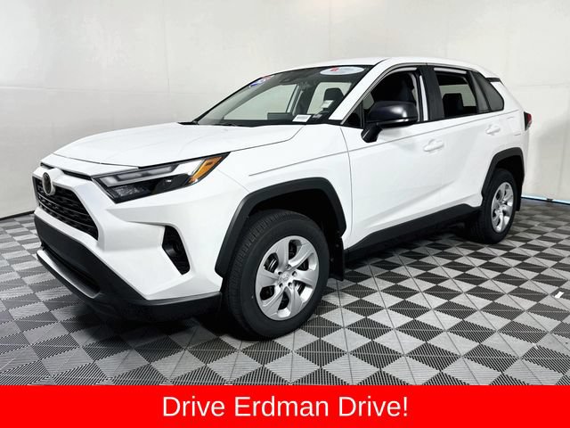 Certified 2025 Toyota RAV4 LE FWD image 3