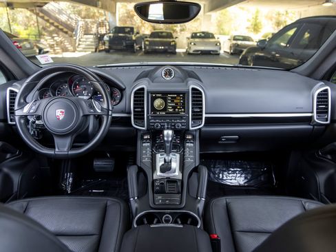 Used 2013 Porsche Cayenne Diesel AWD/4WD image 35