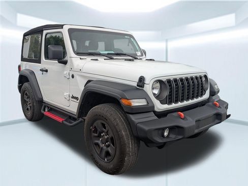 Used 2024 Jeep Wrangler Sport AWD/4WD image 4