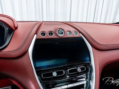 Used 2021 Aston Martin DBX image 30