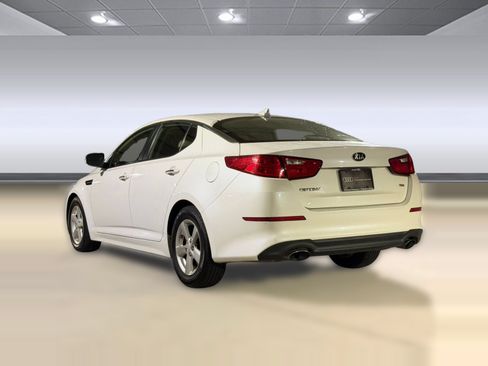 Used 2015 Kia Optima LX FWD image 3