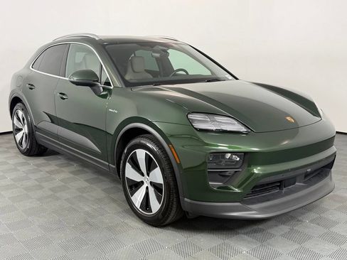 Certified 2025 Porsche Macan Electric RWD image 9