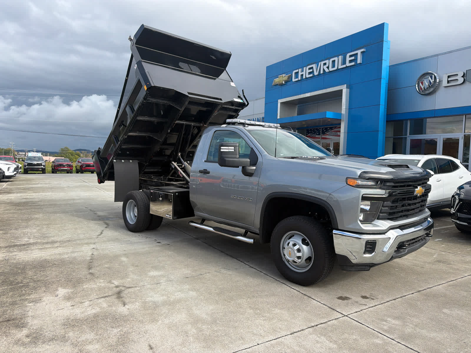 Used 2026 Chevrolet Silverado 3500 W/T AWD/4WD image 9