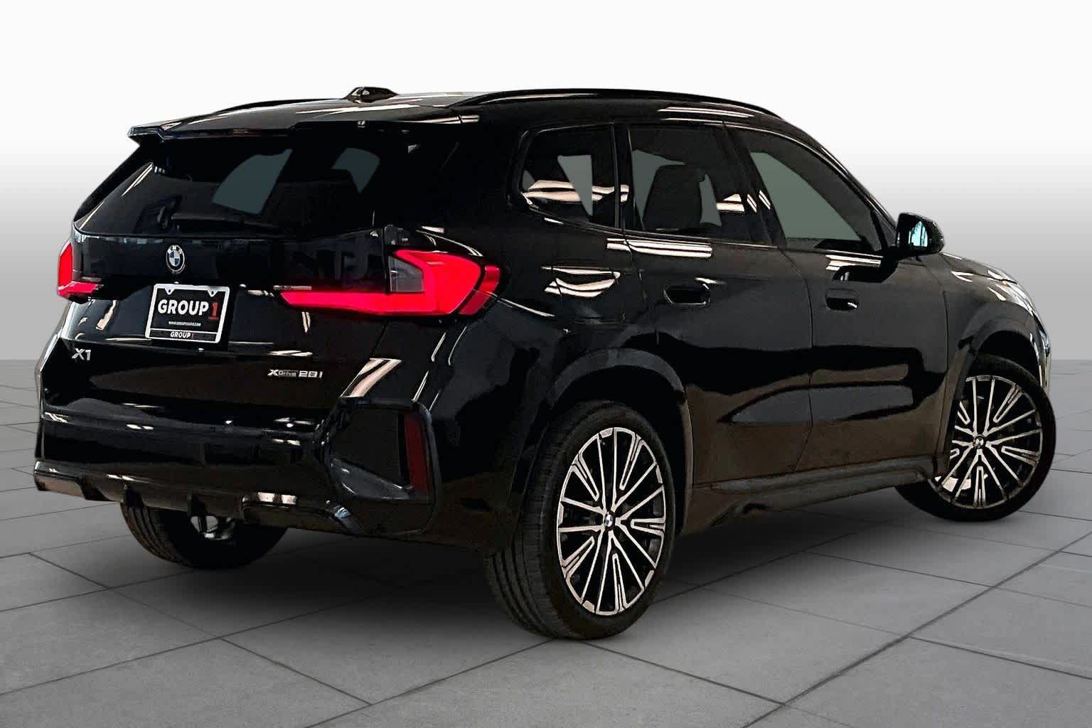 Used 2023 BMW X1 xDrive28i w/ Premium Package AWD/4WD image 12