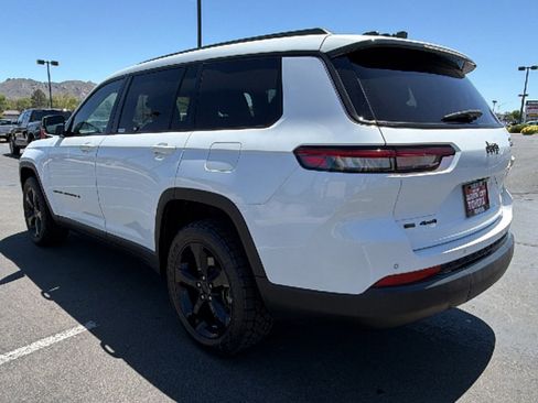 Used 2021 Jeep Grand Cherokee L Laredo AWD/4WD image 5