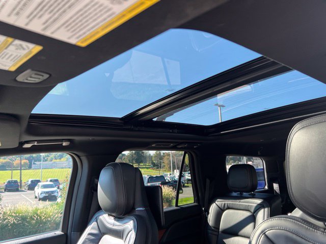 Used 2019 Lincoln Navigator Reserve AWD/4WD image 24