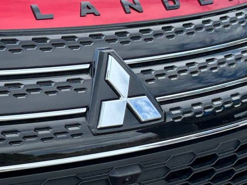 Used 2025 Mitsubishi Outlander SE AWD/4WD image 12