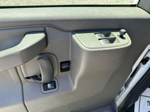 Used 2021 Chevrolet Express 2500 RWD image 21