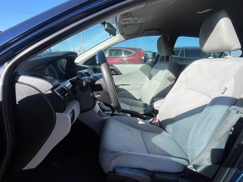 Used 2017 Honda Accord LX image 14