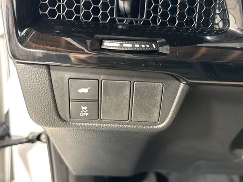 Used 2024 Honda CR-V EX-L image 17