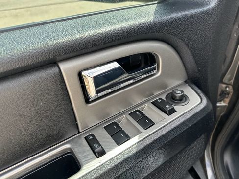 Used 2017 Ford Expedition EL XLT image 18