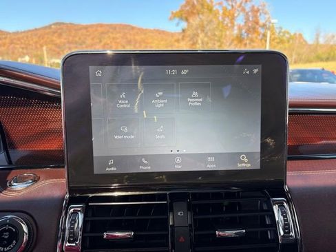 Used 2020 Lincoln Navigator L Black Label w/ Cargo Convenience Package image 18