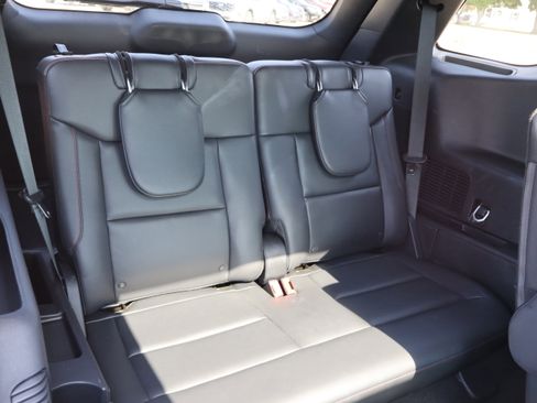 Used 2025 Ford Explorer ST image 13