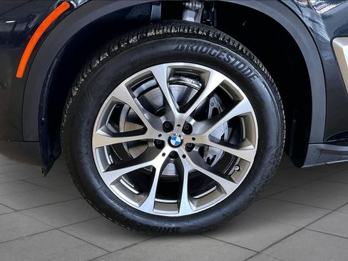 Used 2025 BMW X5 xDrive40i AWD/4WD image 11