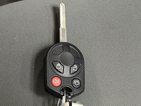 Used 2016 Ford C-MAX SE image 32