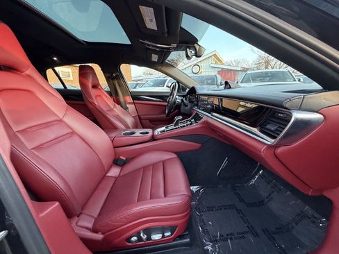 Used 2017 Porsche Panamera RWD image 14