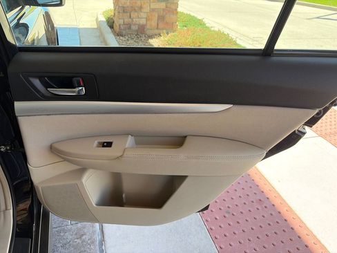 Used 2013 Subaru Outback 2.5i AWD/4WD image 18