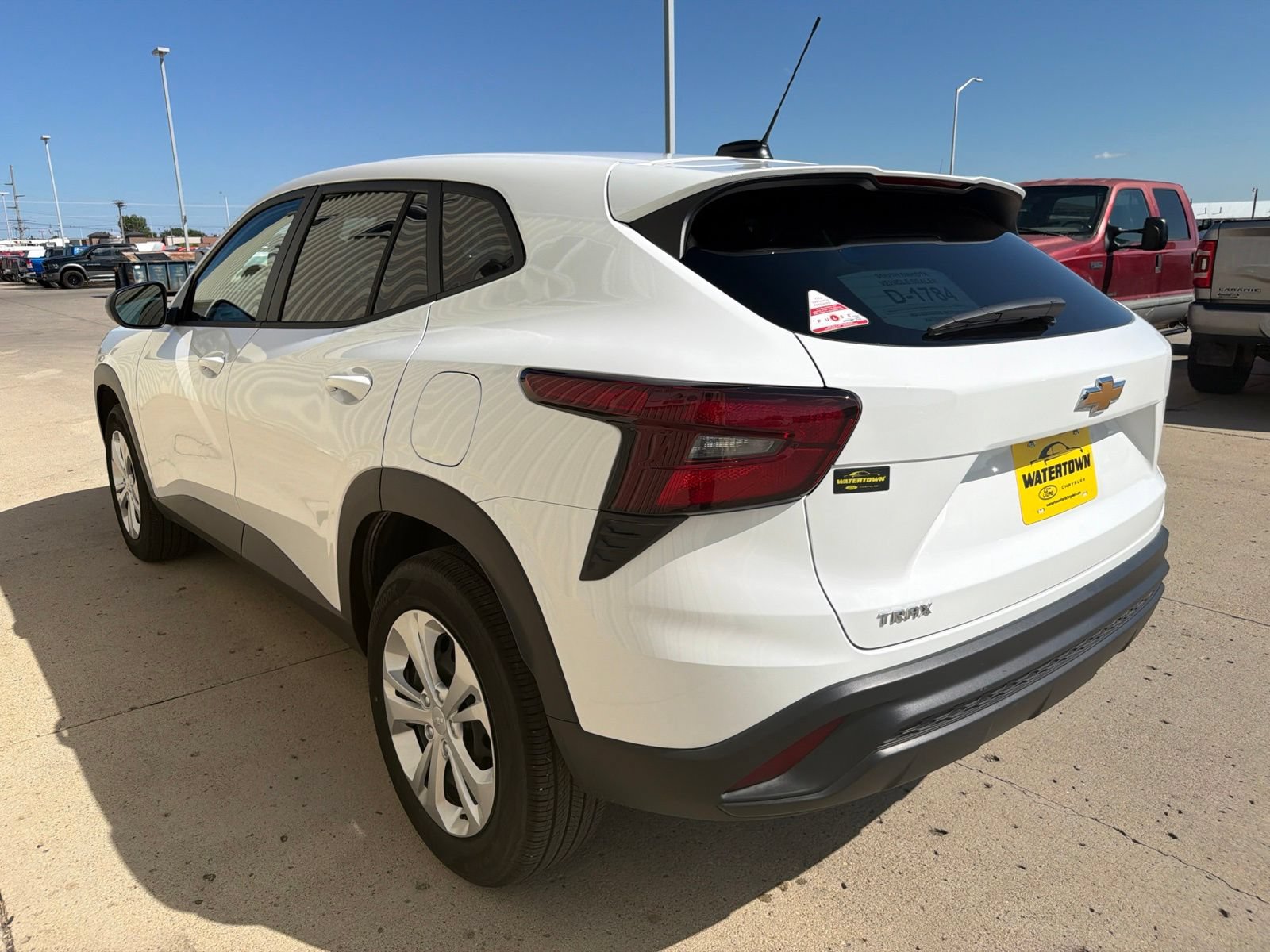 Used 2026 Chevrolet Trax LS FWD image 5