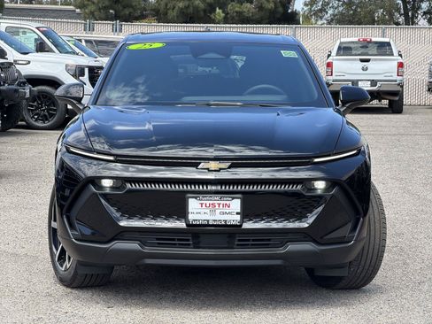 Used 2025 Chevrolet Equinox EV LT FWD image 2