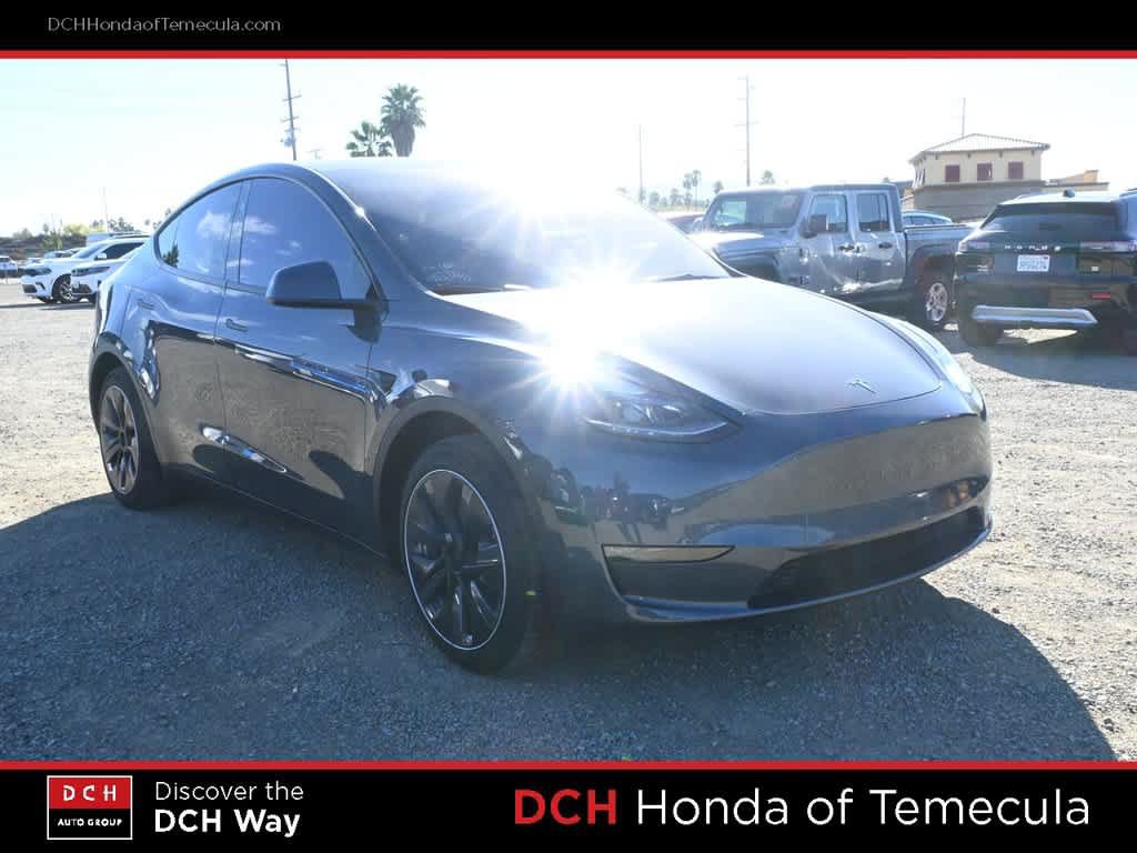 Used 2024 Tesla Model Y Long Range AWD/4WD image 3
