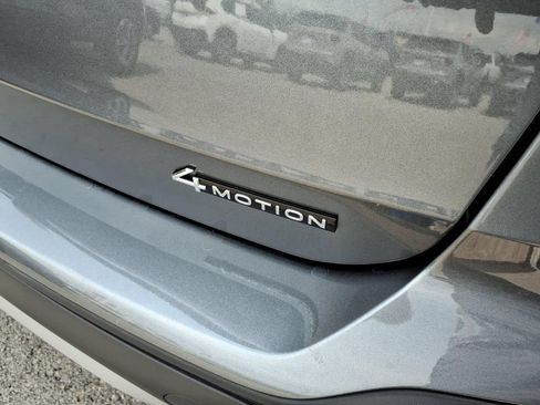 Used 2025 Volkswagen Taos SE AWD/4WD image 20