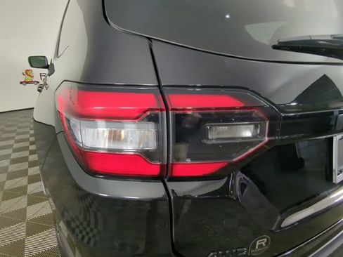 Used 2025 Honda Pilot Black Edition image 34