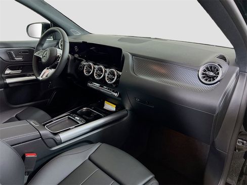 New 2025 Mercedes-Benz GLA 250 4MATIC image 28