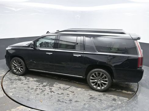 Used 2020 Cadillac Escalade ESV Platinum w/ Escalade Sport Edition AWD/4WD image 40