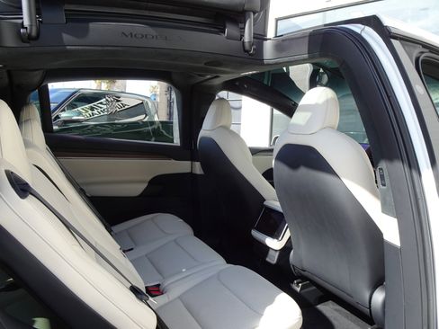 Used 2023 Tesla Model X image 20