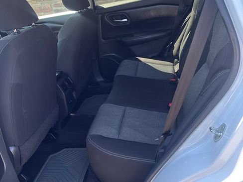 Used 2025 Nissan Rogue SV AWD/4WD image 11