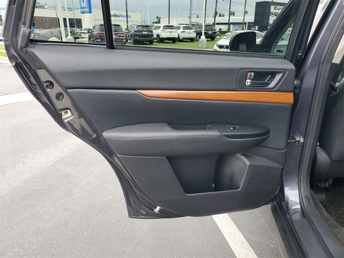 Used 2013 Subaru Outback 3.6R Limited image 16