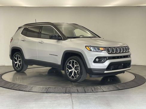 Used 2024 Jeep Compass Limited AWD/4WD image 9