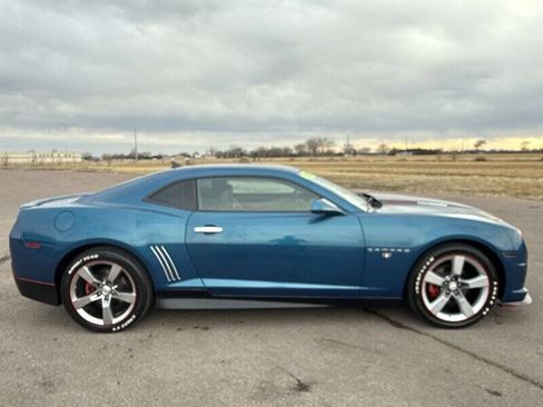 Used 2010 Chevrolet Camaro LT w/ LPO, Ground Effects Package image 9