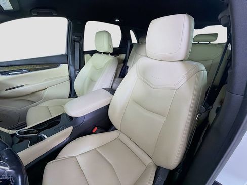 Used 2019 Cadillac XT5 FWD image 14