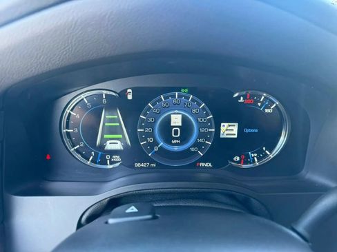 Used 2018 Cadillac Escalade Luxury AWD/4WD image 22