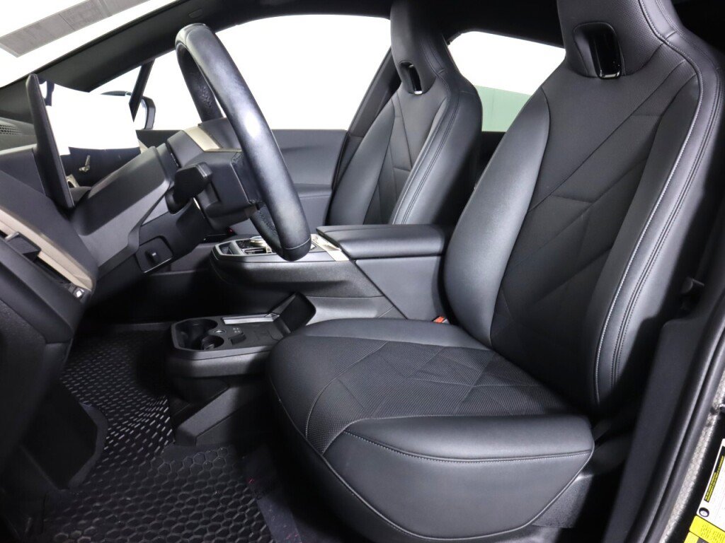 Used 2024 BMW iX xDrive50 w/ Sport Package AWD/4WD image 32
