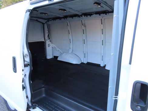 Used 2021 Chevrolet Express 2500 w/ Driver Convenience Package RWD image 18