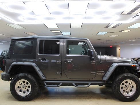 Used 2018 Jeep Wrangler Unlimited Sport S image 25