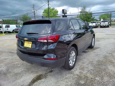 Used 2023 Chevrolet Equinox LS FWD image 4