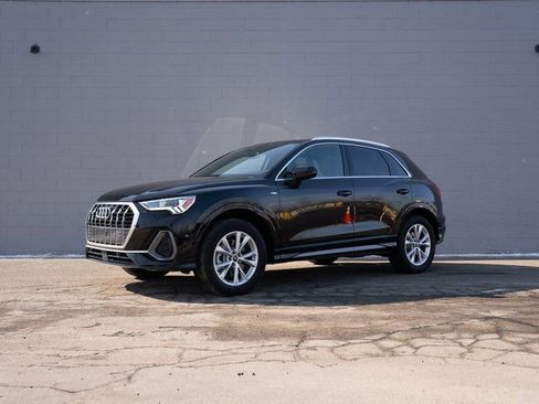 Certified 2025 Audi Q3 2.0T Premium Plus w/ Premium Plus Package image 1