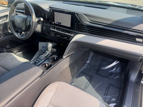 Used 2025 Toyota Camry LE w/ Convenience Package FWD image 16