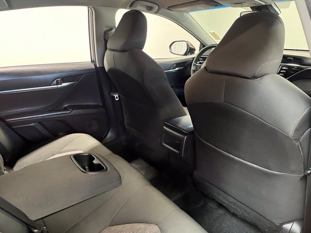 Used 2018 Toyota Camry LE FWD image 15