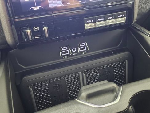 New 2026 RAM 3500 Laramie AWD/4WD image 31