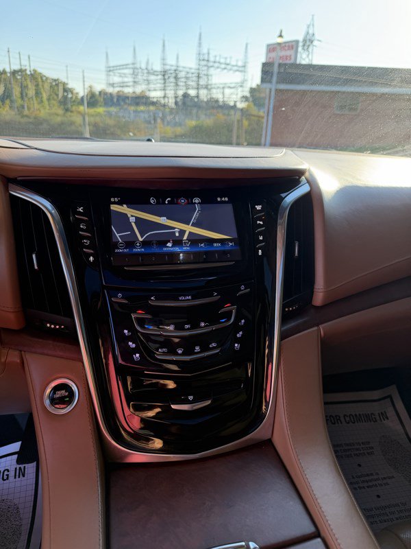 Used 2015 Cadillac Escalade Platinum AWD/4WD image 13