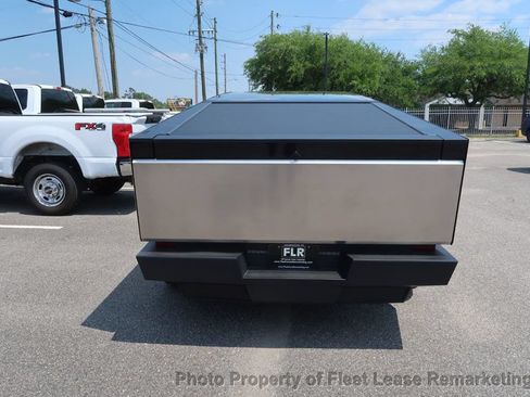 Used 2024 Tesla Cybertruck AWD Crew Cab image 4